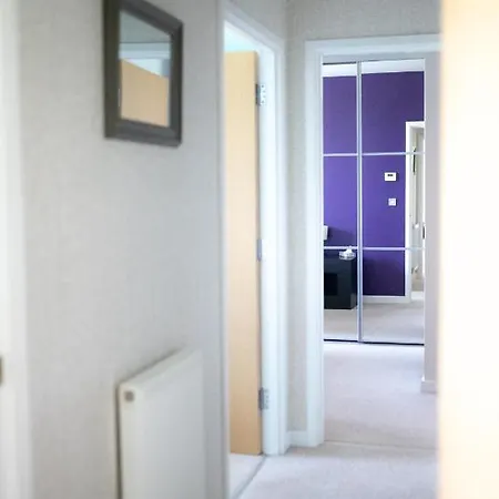 Stunning Sea Views, Luxury Beaches & Restaurants Are A Short Walk Away Apartment